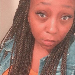 Meet your Posher, Karonda